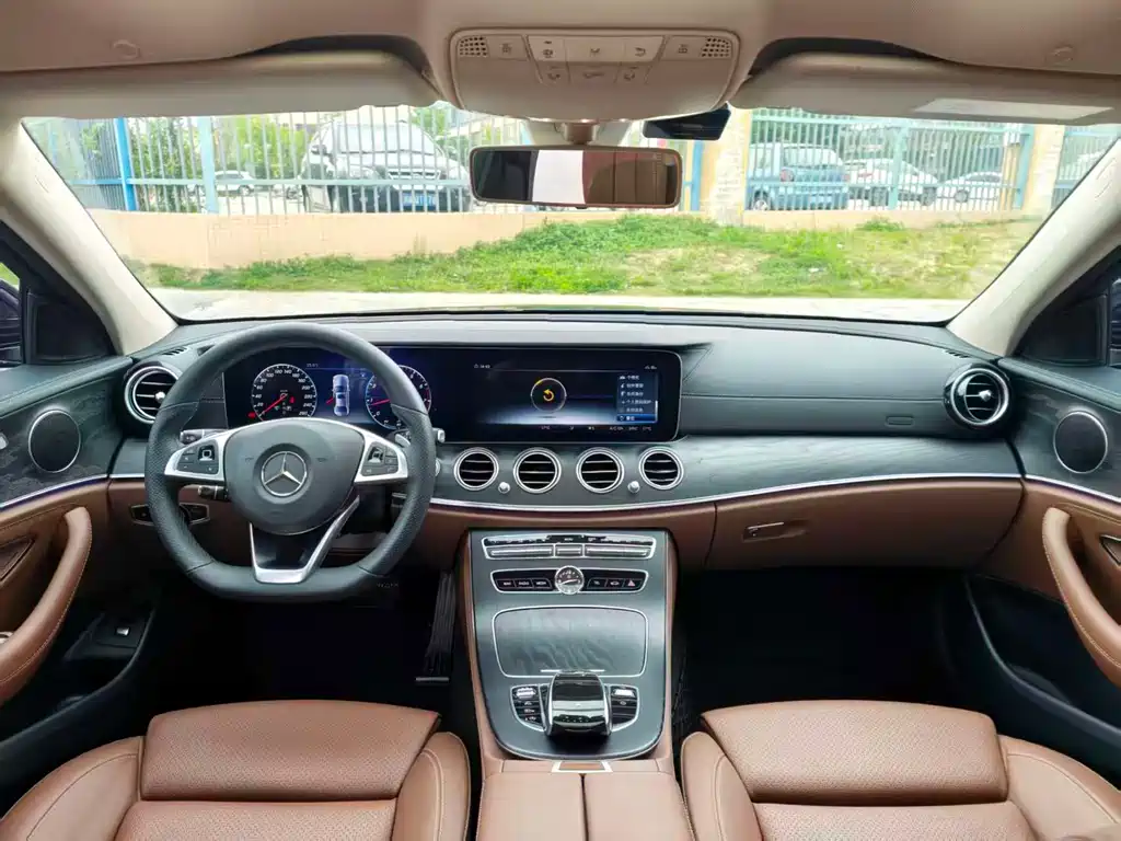 Mercedes-Benz E-Class 2017 — фото 13