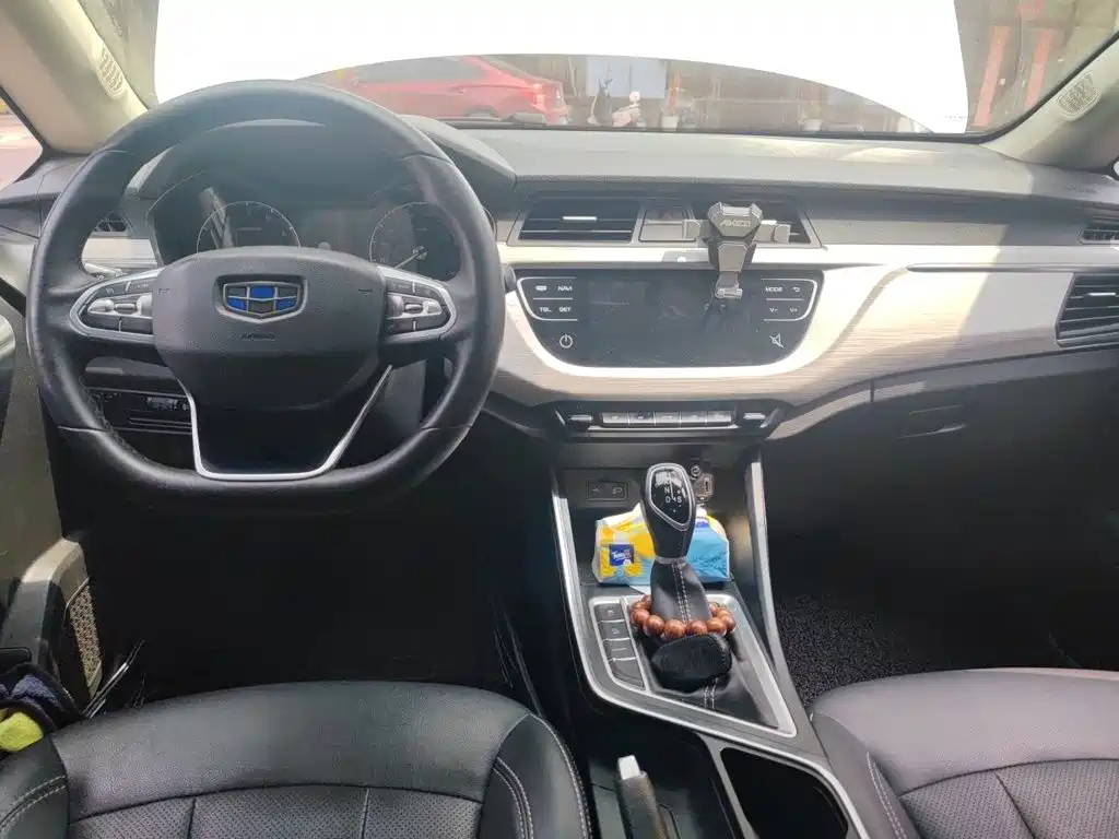 Geely Vision X3 2020 — фото 13