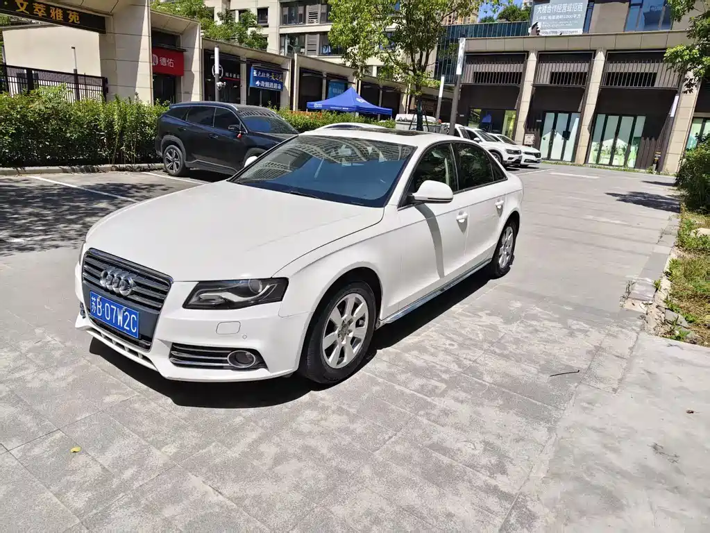 Audi A4L 2012