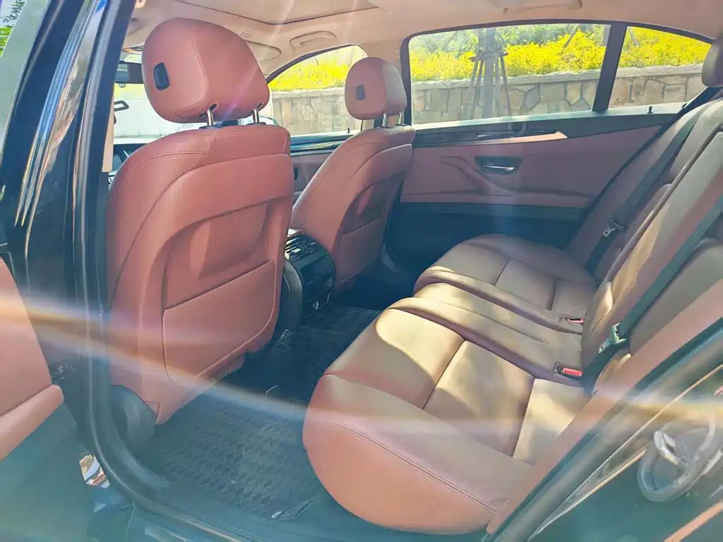 BMW 5 Series 2016 — фото 10
