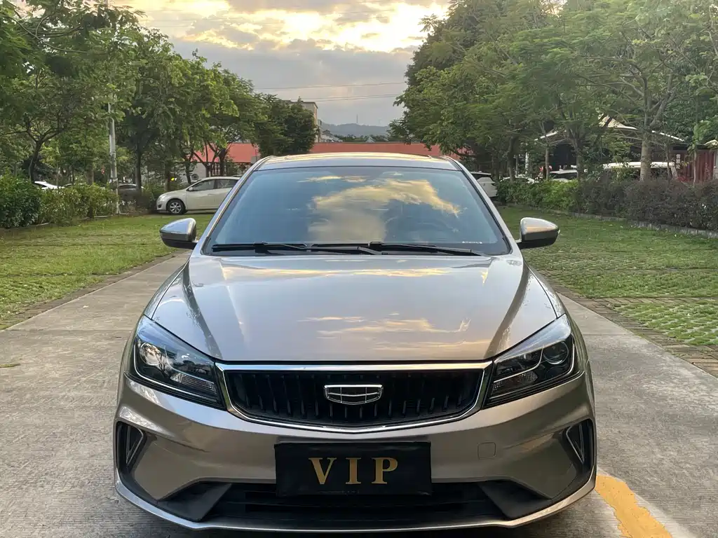 Geely Emgrand 2022