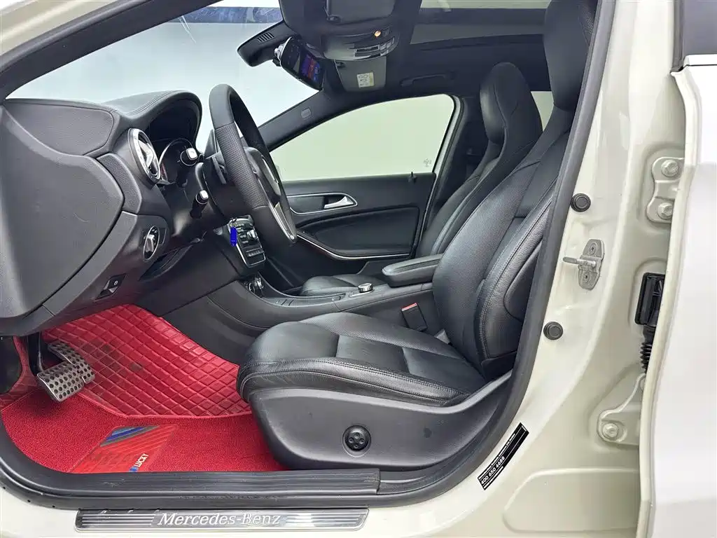 Mercedes-Benz GLA 2015