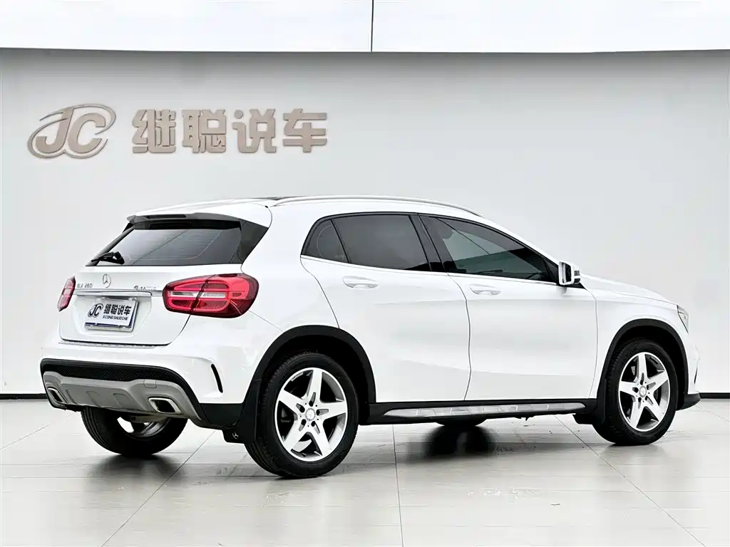 Mercedes-Benz GLA 2015