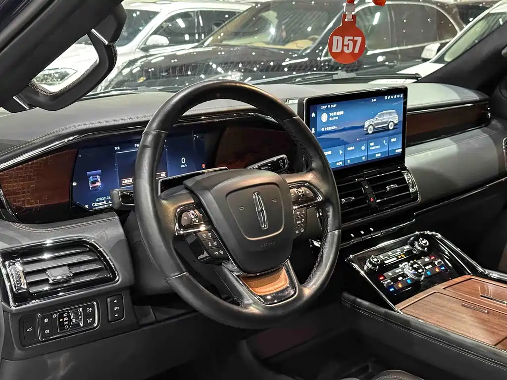 Lincoln Navigator 2023 — фото 12