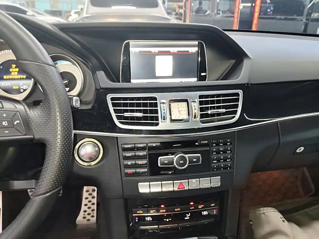 Mercedes-Benz E-Class 2014 — фото 13