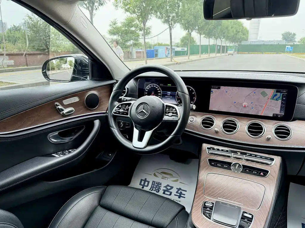 Mercedes-Benz E-Class 2020 — фото 28