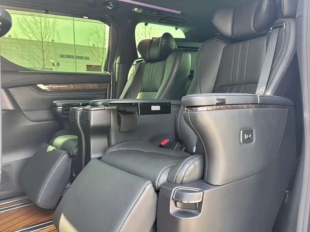 Toyota Vellfire 2021 — фото 23