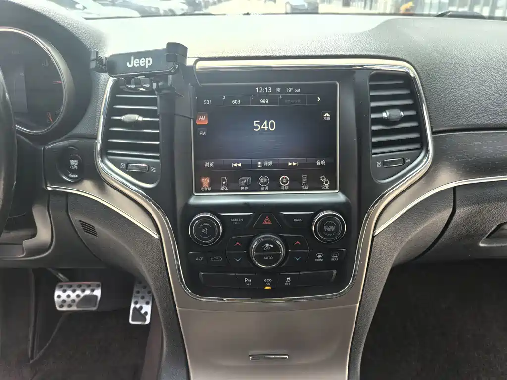 Jeep Grand Cherokee 2015 — фото 23