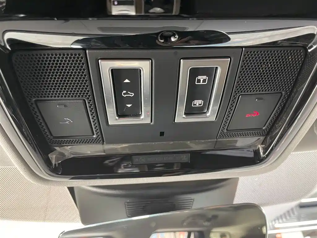 Land Rover Range Rover 2018 — фото 26