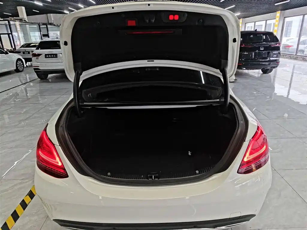 Mercedes-Benz C-Class 2020 — фото 19