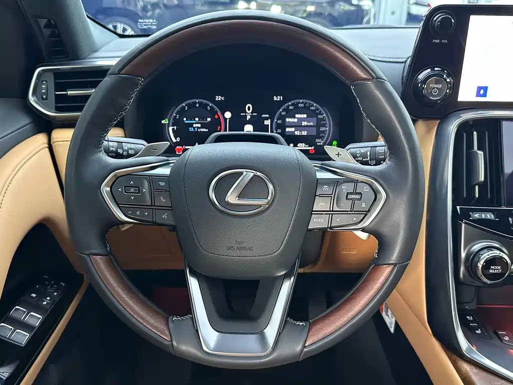 Lexus LX 2025