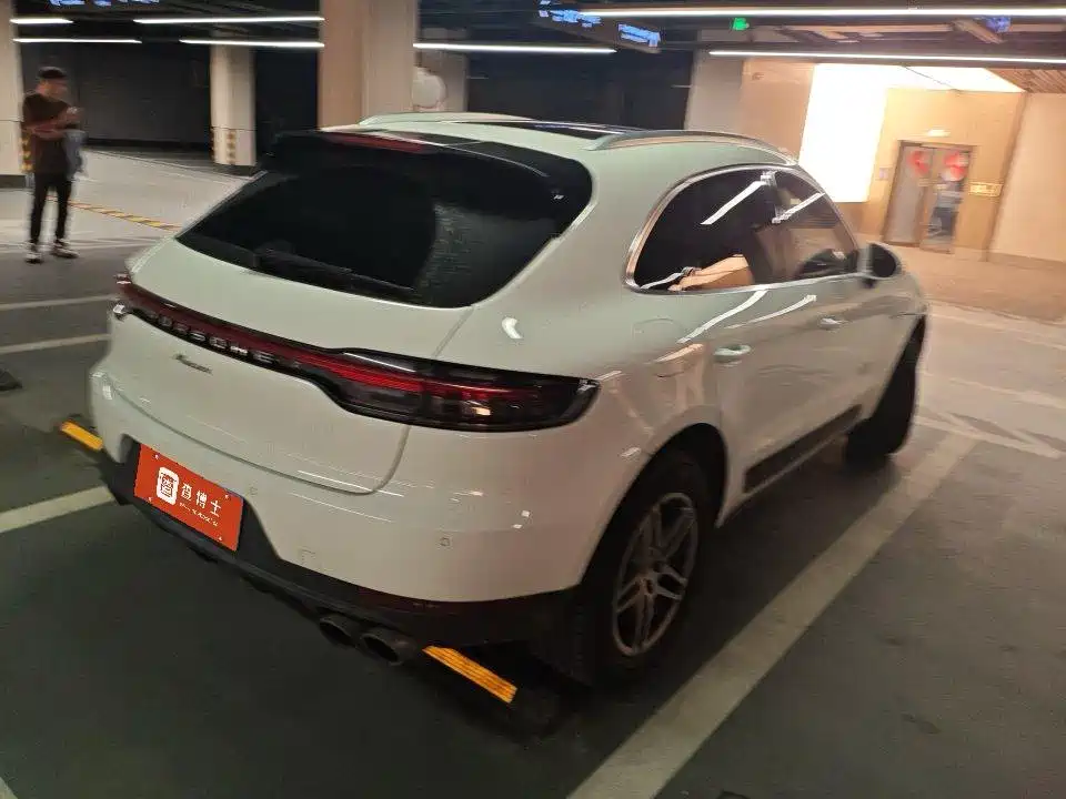 Porsche Macan 2021