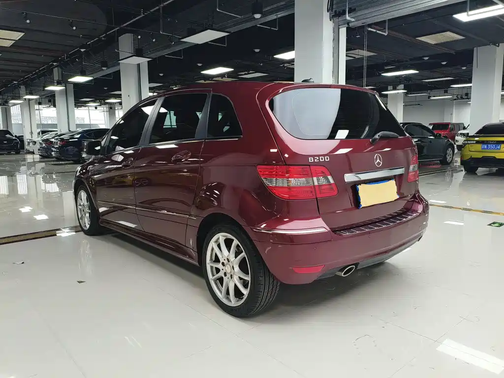 Mercedes-Benz B-Class 2010 — фото 18