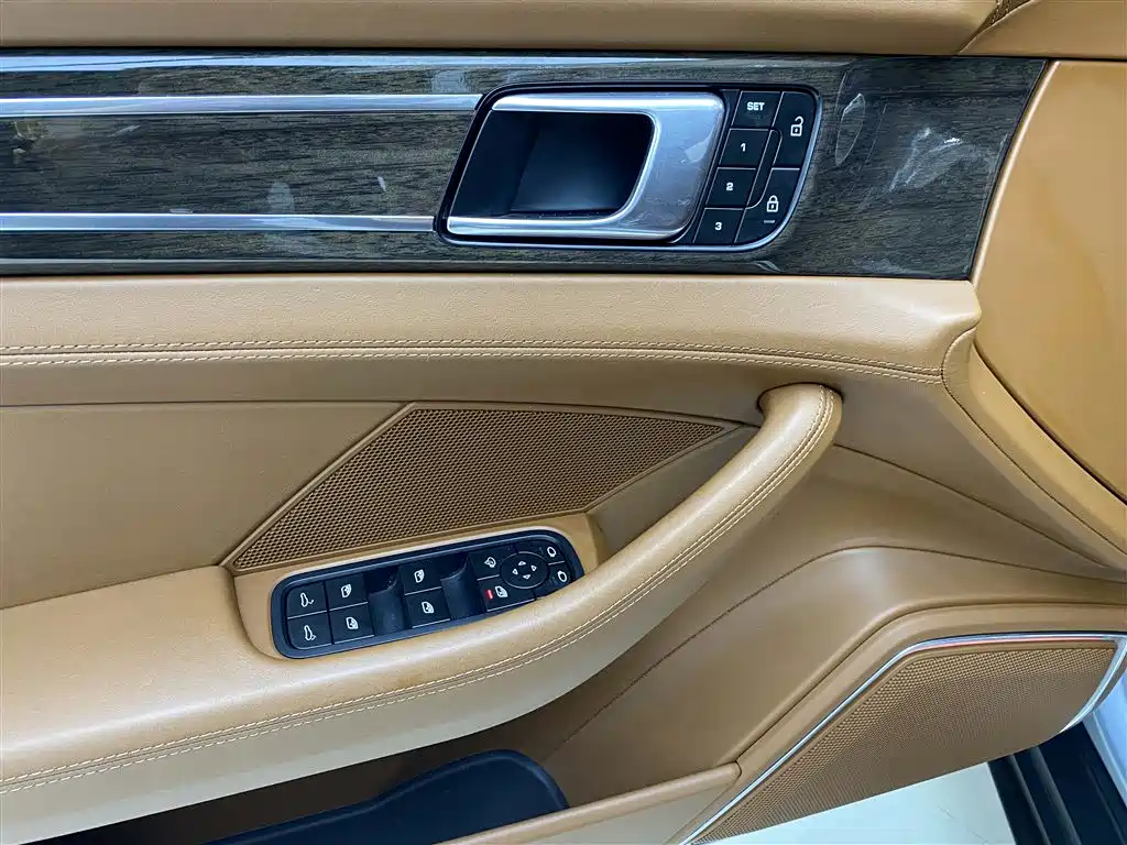 Porsche Panamera 2023 — фото 16