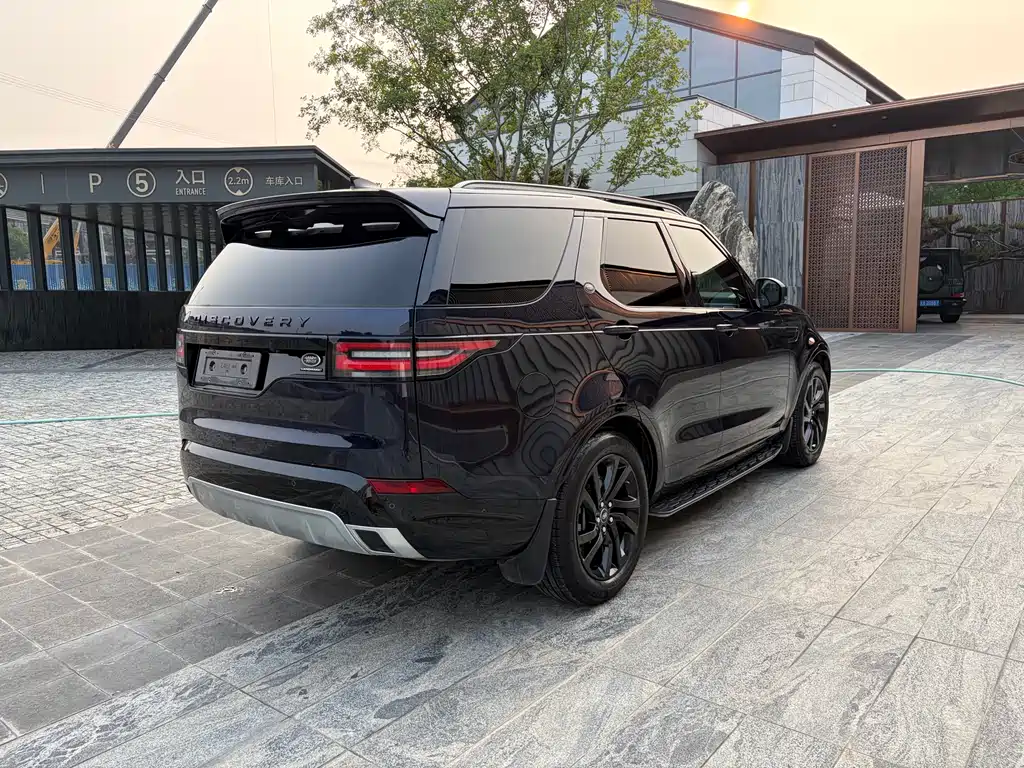 Land Rover Discovery 2021
