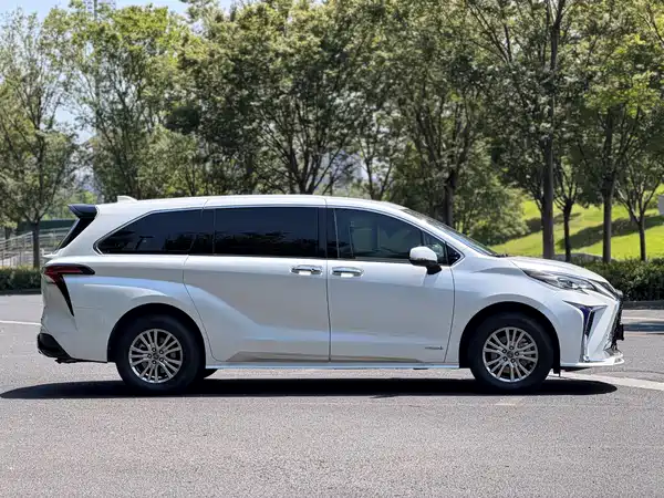 Toyota Sienna 2023