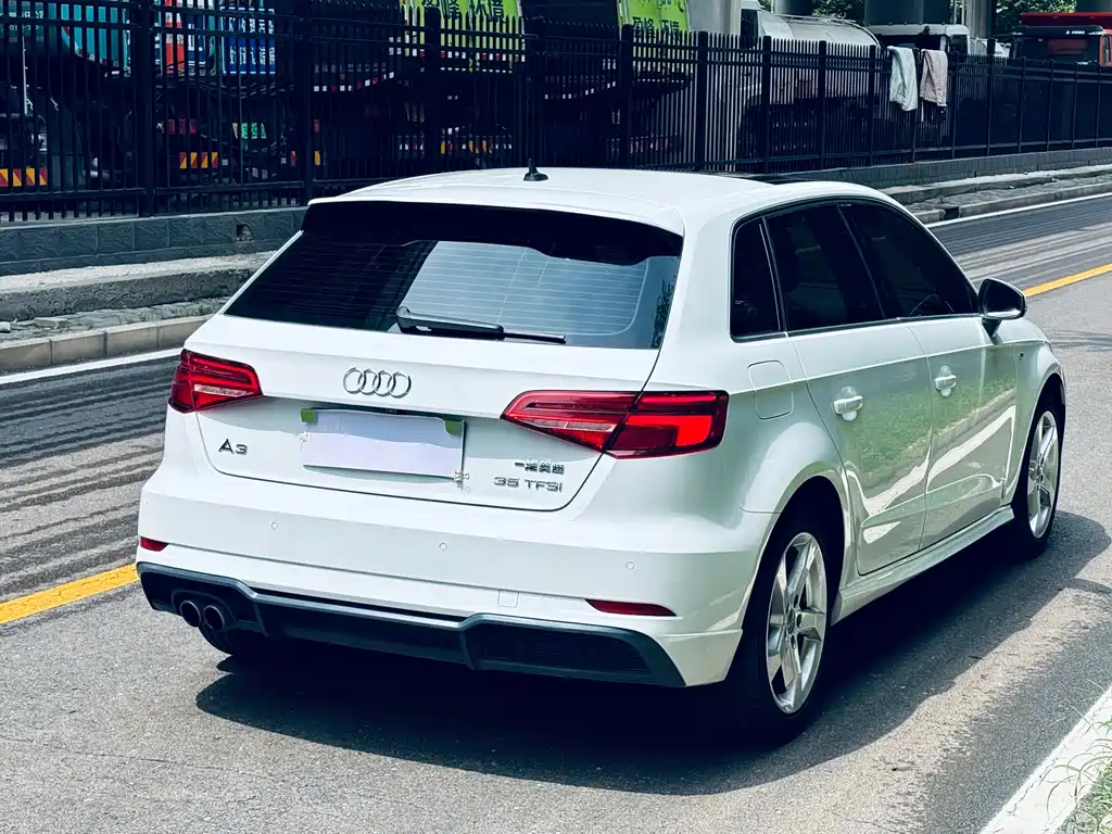 Audi A3 2019 — фото 6