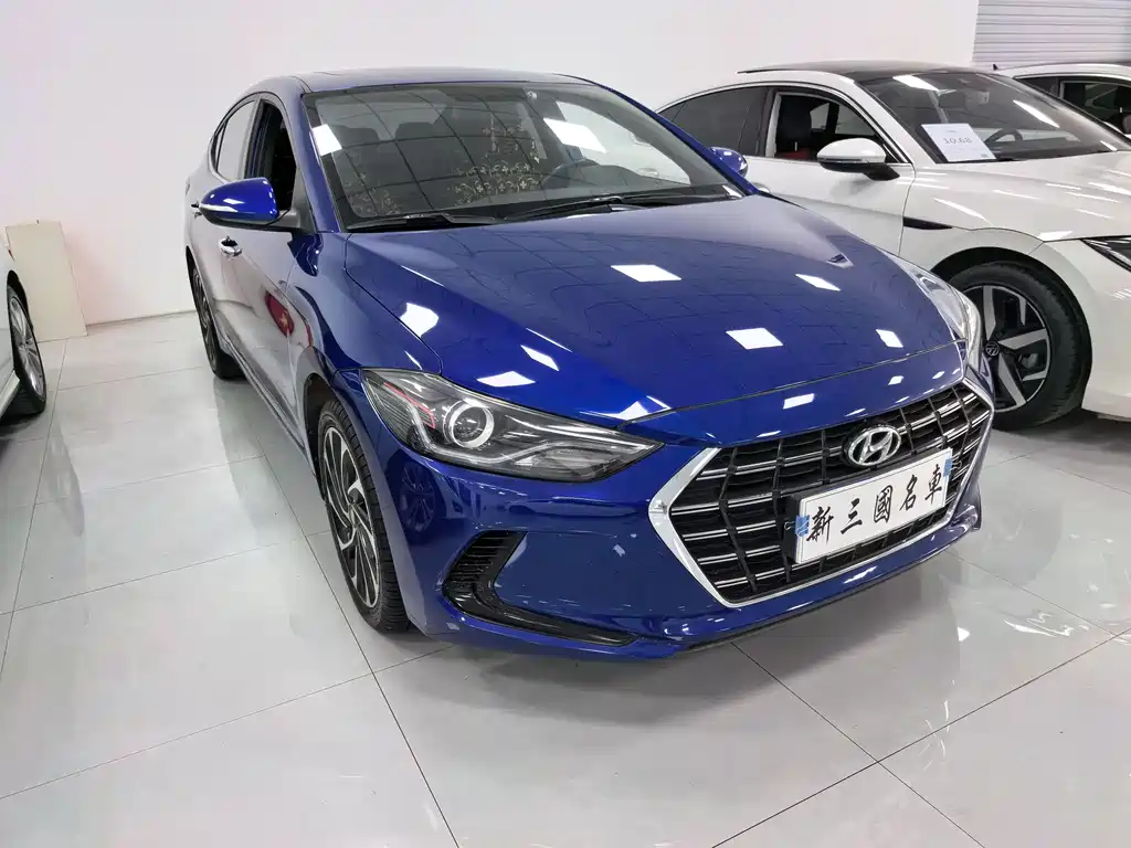 Hyundai Elantra 2020 — фото 3