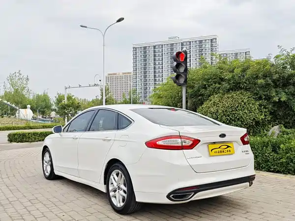 Ford Mondeo 2015