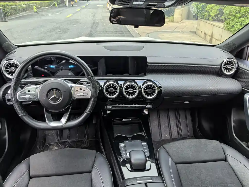 Mercedes-Benz A-Class 2021 — фото 10