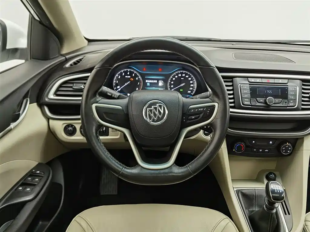 Buick Excelle 2018 — фото 11