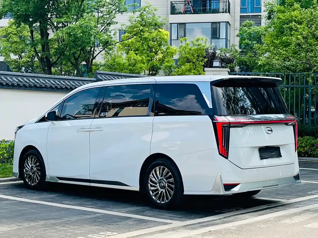 GAC Motor Trumpchi M8 2023 — фото 5