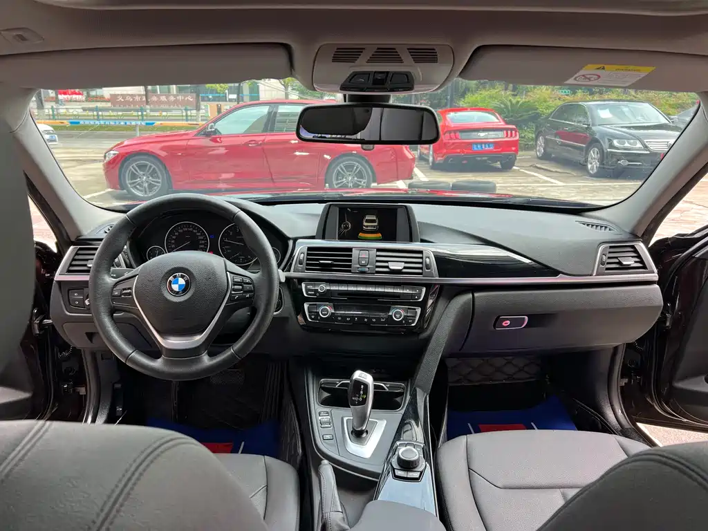 BMW 3 Series 2017 — фото 13