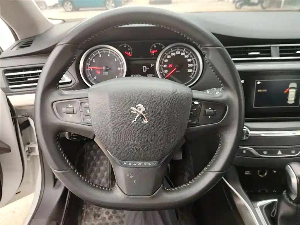 Peugeot 408 2017 — фото 11