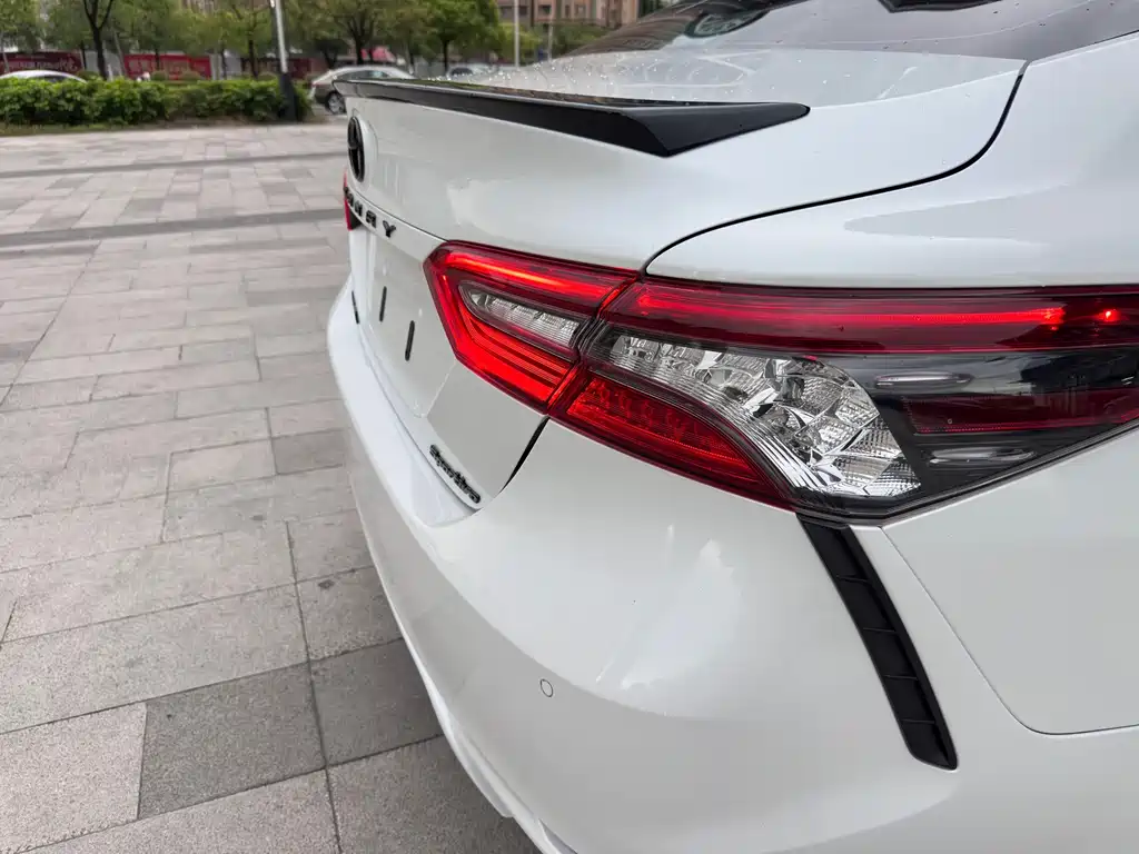 Toyota Camry 2023 — фото 21