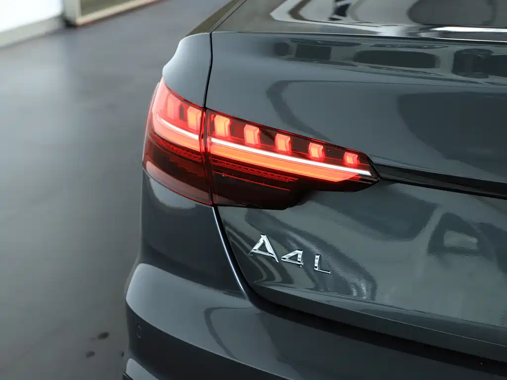 Audi A4L 2023
