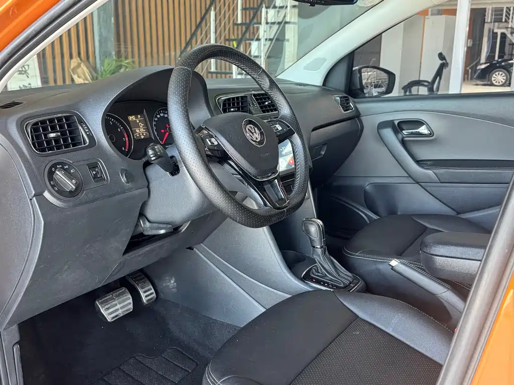 Volkswagen Polo 2015