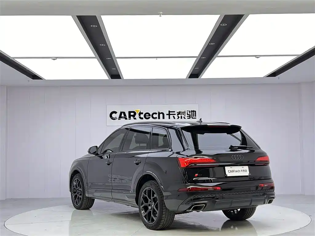 Audi Q7 2025 — фото 7