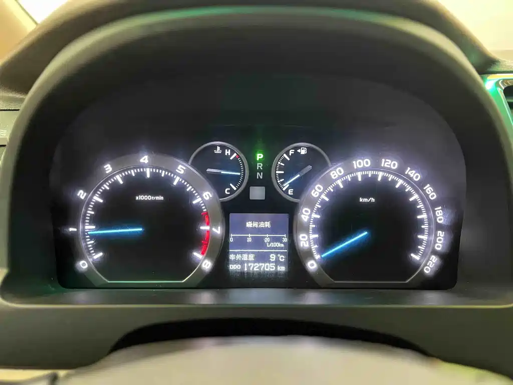 Toyota Alphard 2010 — фото 13