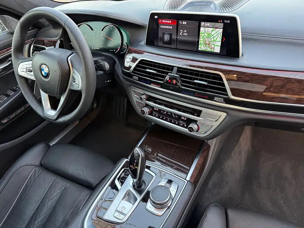 BMW 7 Series 2016 — фото 10