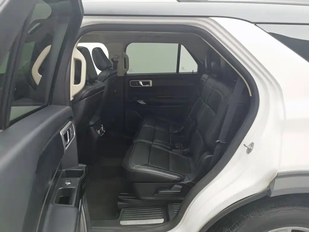 Ford Explorer 2020 — фото 15