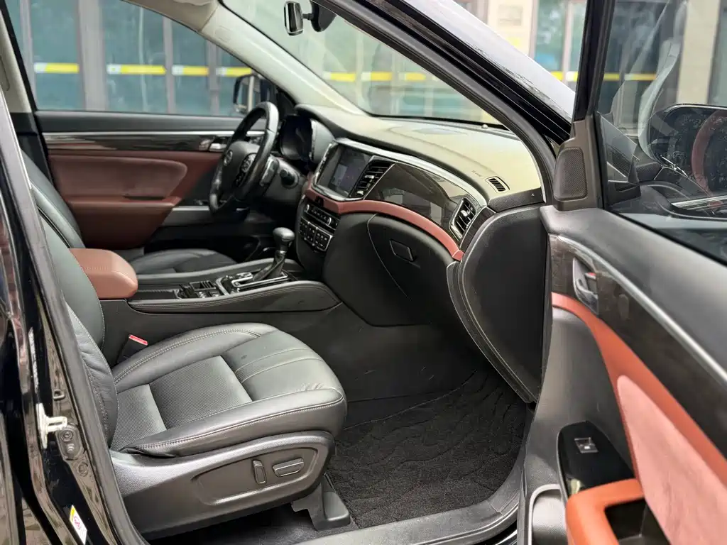 GAC Motor Trumpchi GS8 2017 — фото 4