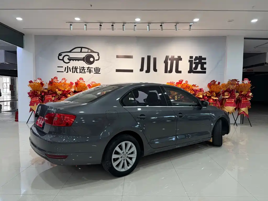 Volkswagen Sagitar 2015