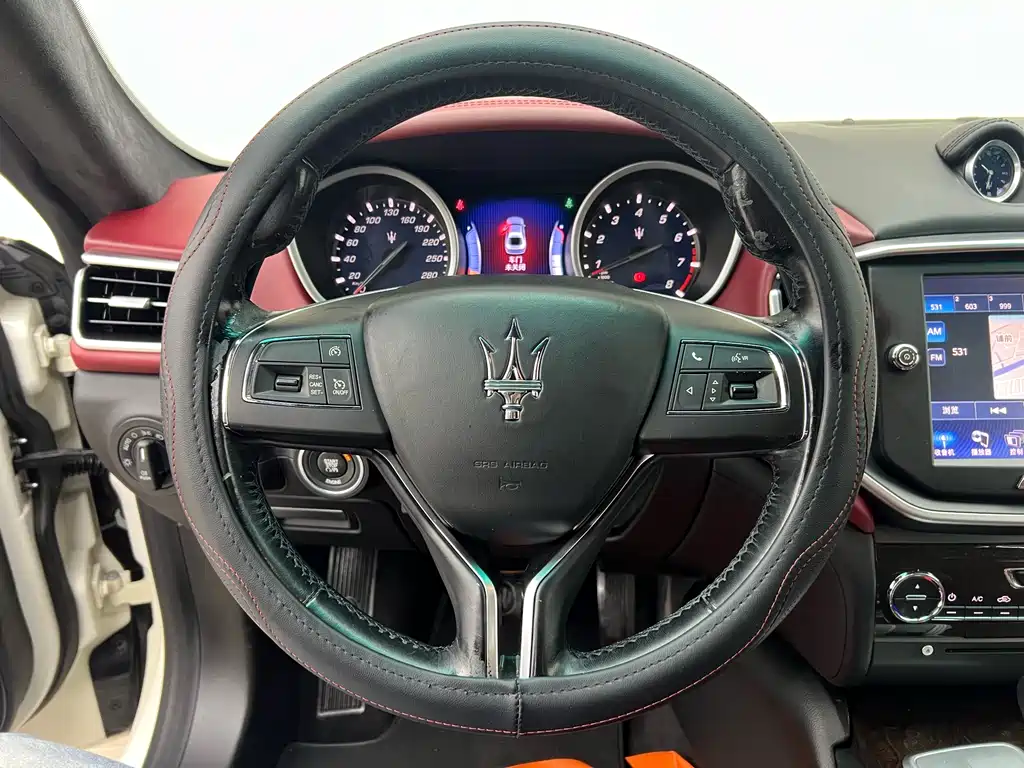 Maserati Ghibli 2016 — фото 11