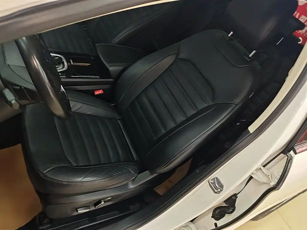Ford Edge 2018 — фото 15