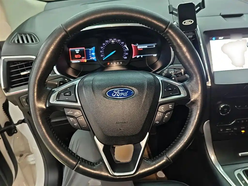 Ford Edge 2018 — фото 11