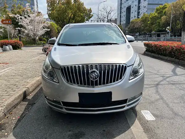 Buick GL8 2011