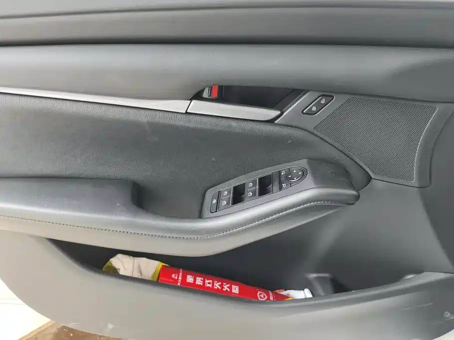 Mazda 3 Axela 2023