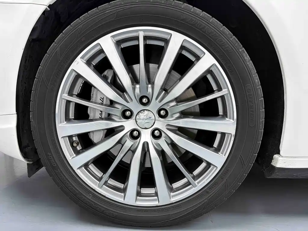 Maserati Quattroporte 2016 — фото 10
