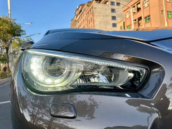 Infiniti Q50L 2015