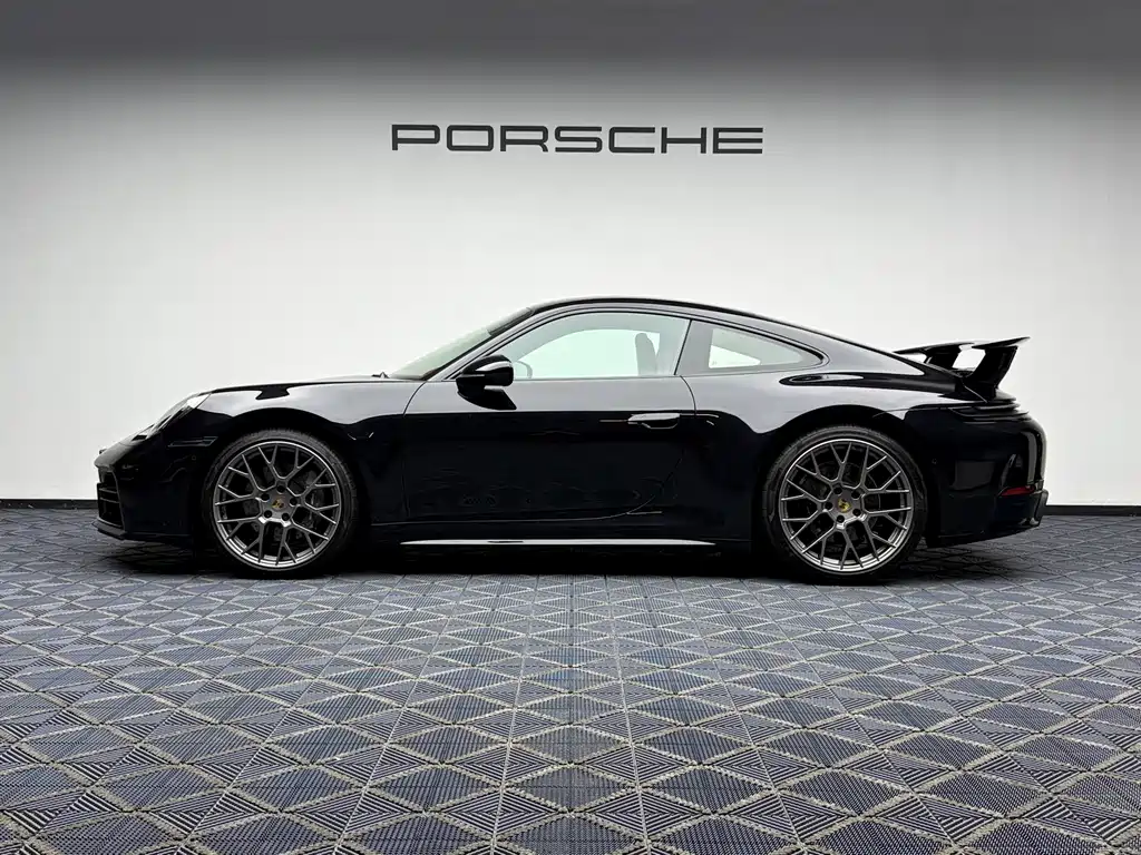 Porsche 911 2025 — фото 14