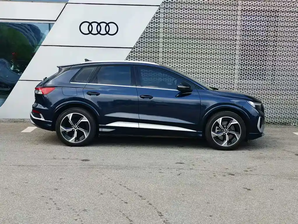 Audi Q4 E-Tron 2025 — фото 13