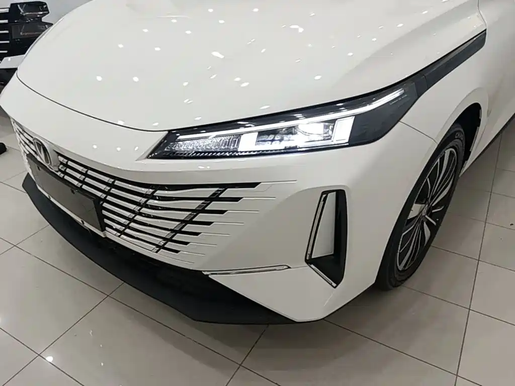 Changan Eado PHEV 2026 — фото 24