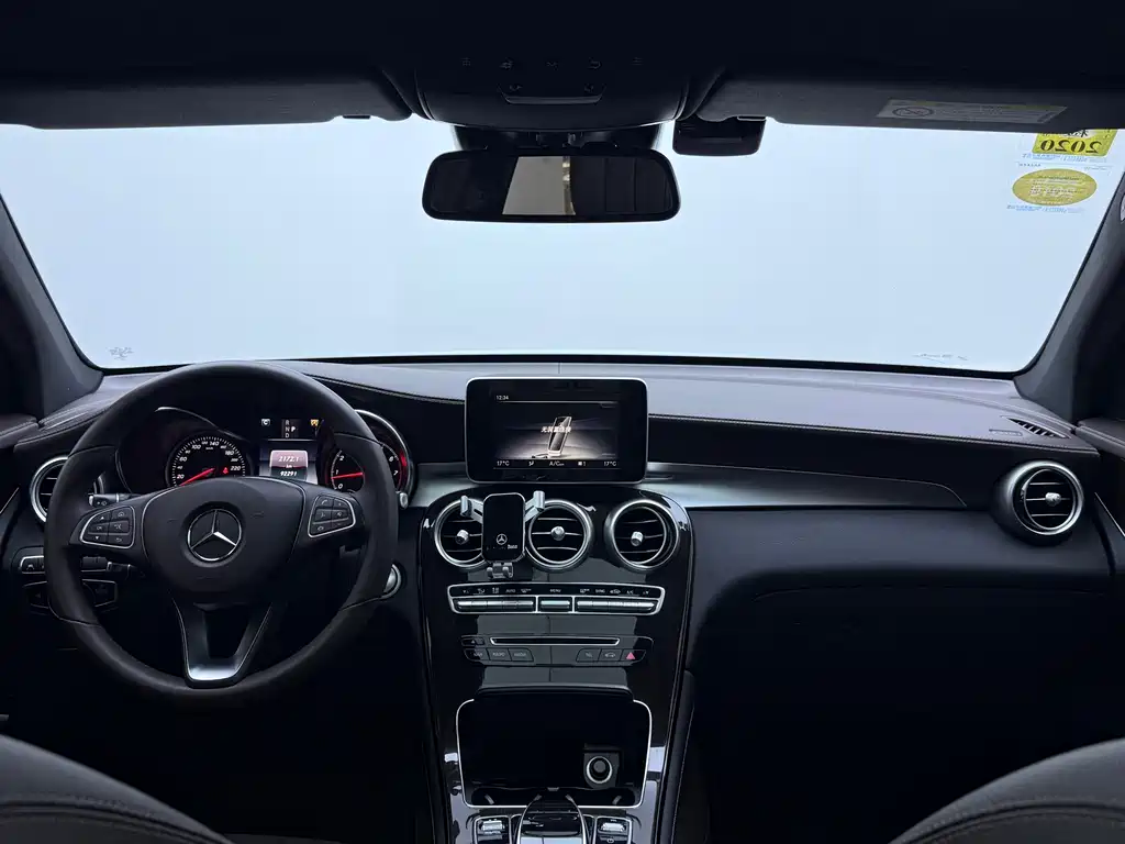 Mercedes-Benz GLC 2018 — фото 13