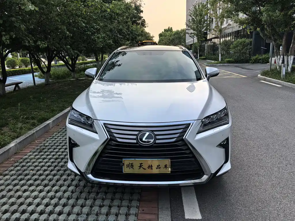 Lexus RX 2019