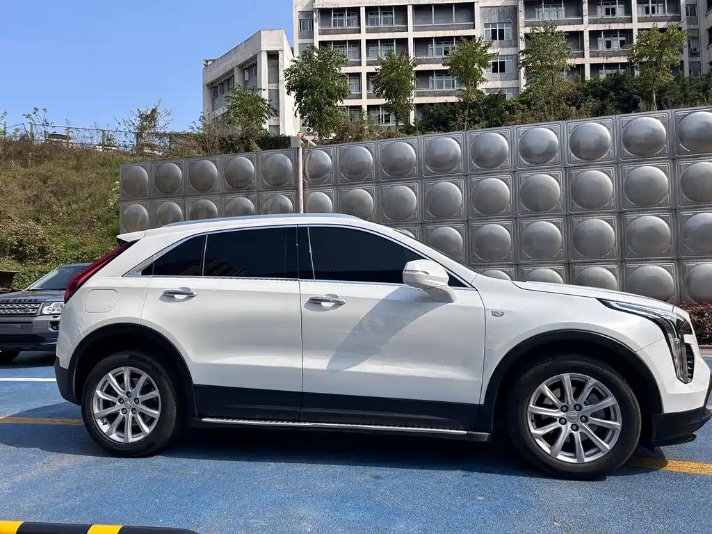 Cadillac XT4 2021 — фото 4